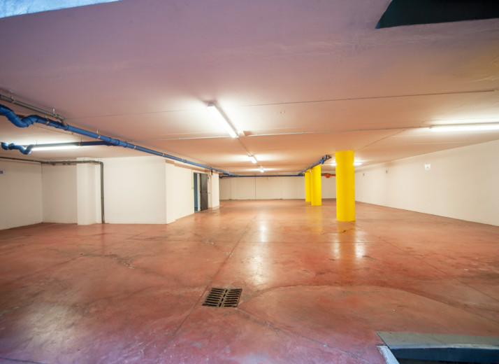 media.Slide-Garage_1ResidenceGiardini